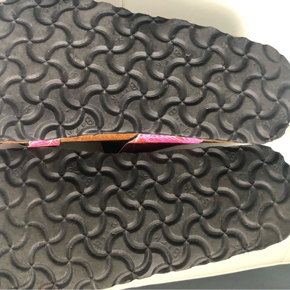 Womens size 36 Sandals - Picture 3 of 3